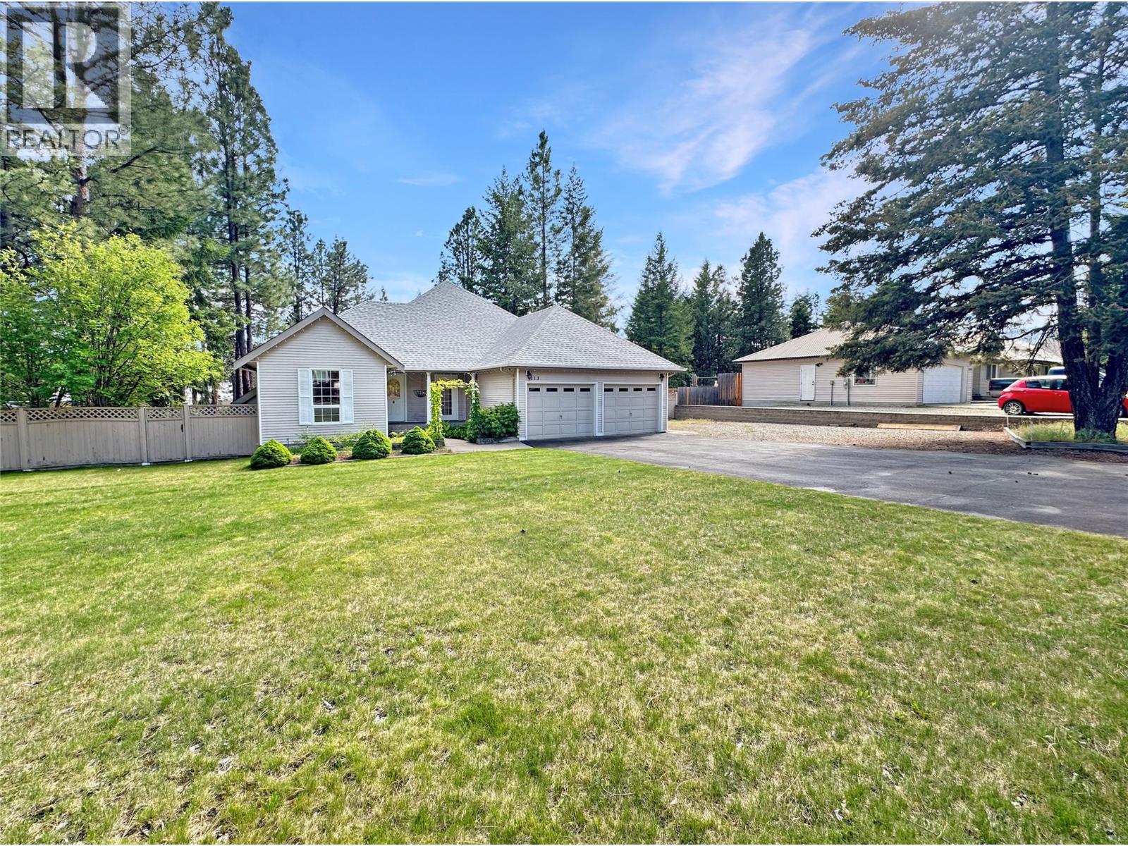 113 Deerview Crescent - Image 2