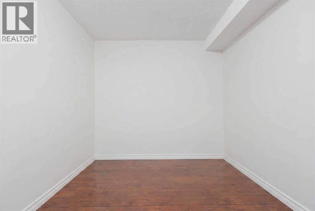 805, 320 Meredith Road NE — photo 15