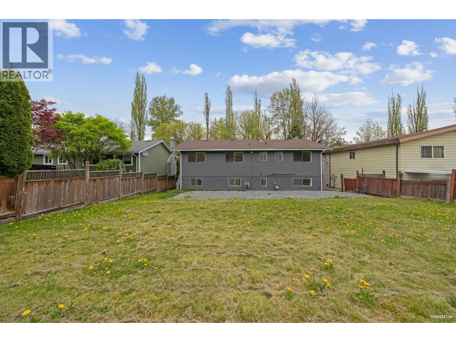7942 LAKEFIELD DRIVE