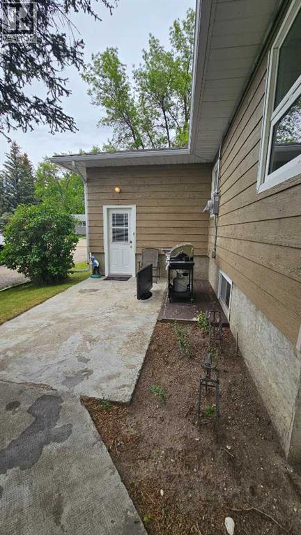 132 5 Avenue NE - 7