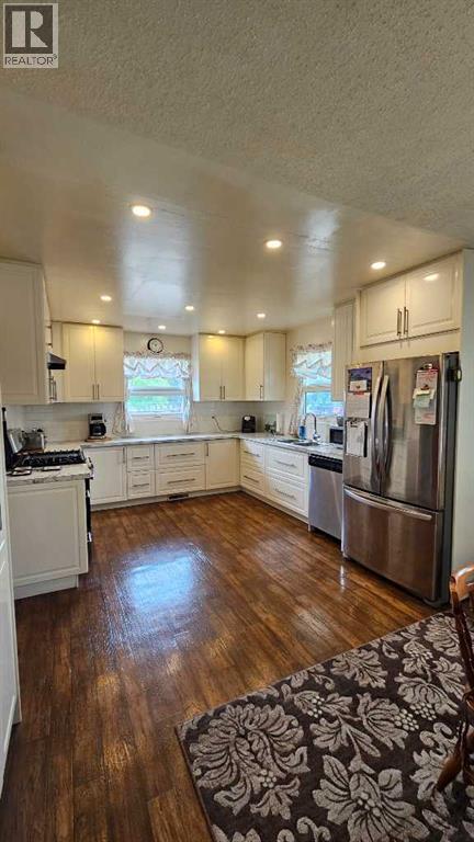 132 5 Avenue NE - 16