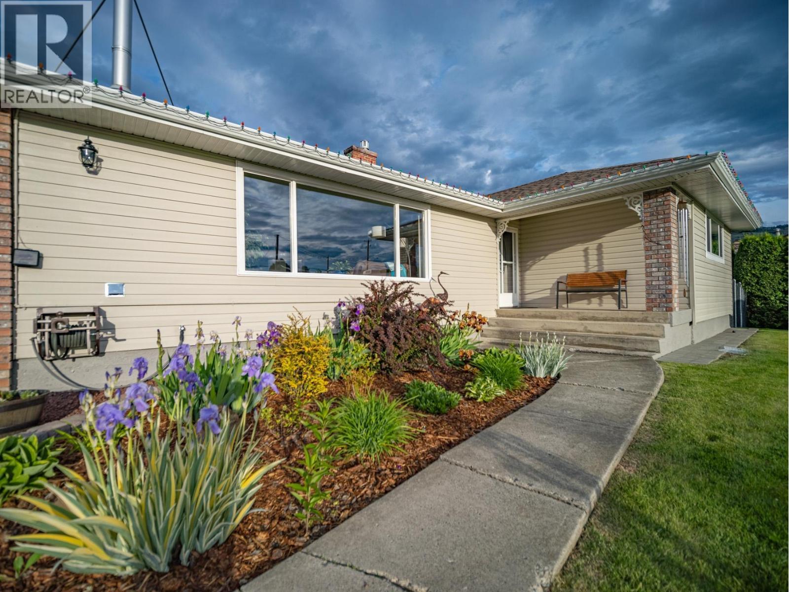 869 SCHREINER Street - 6