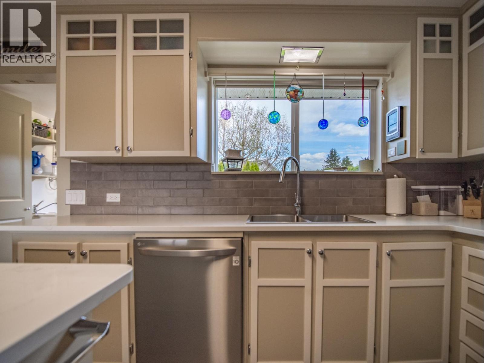 869 SCHREINER Street - 15