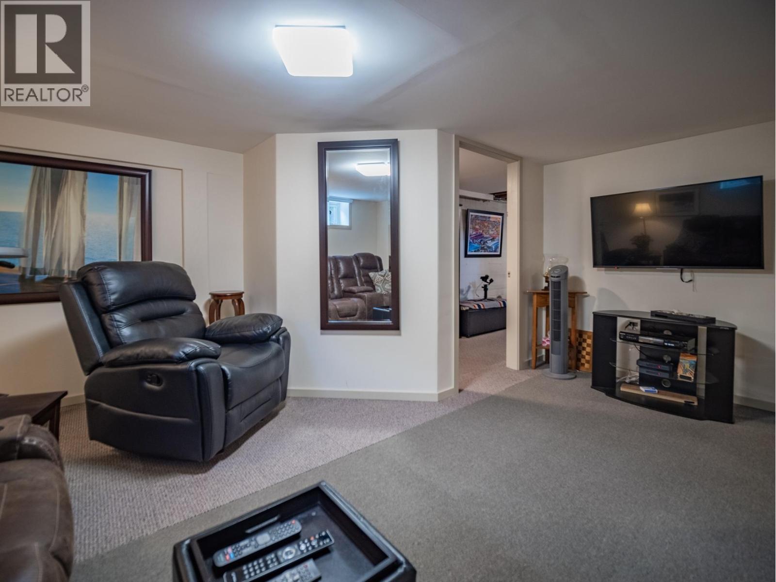 869 SCHREINER Street - 31