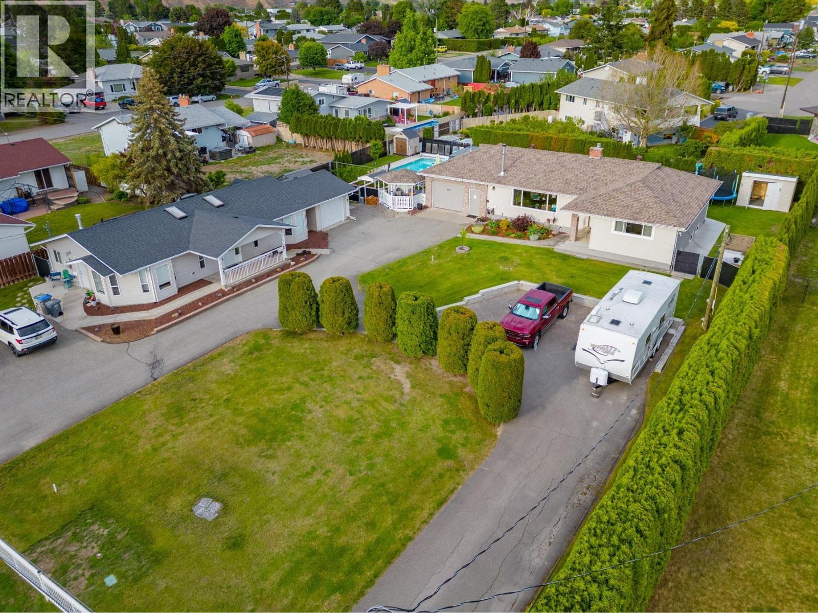869 SCHREINER Street - 64