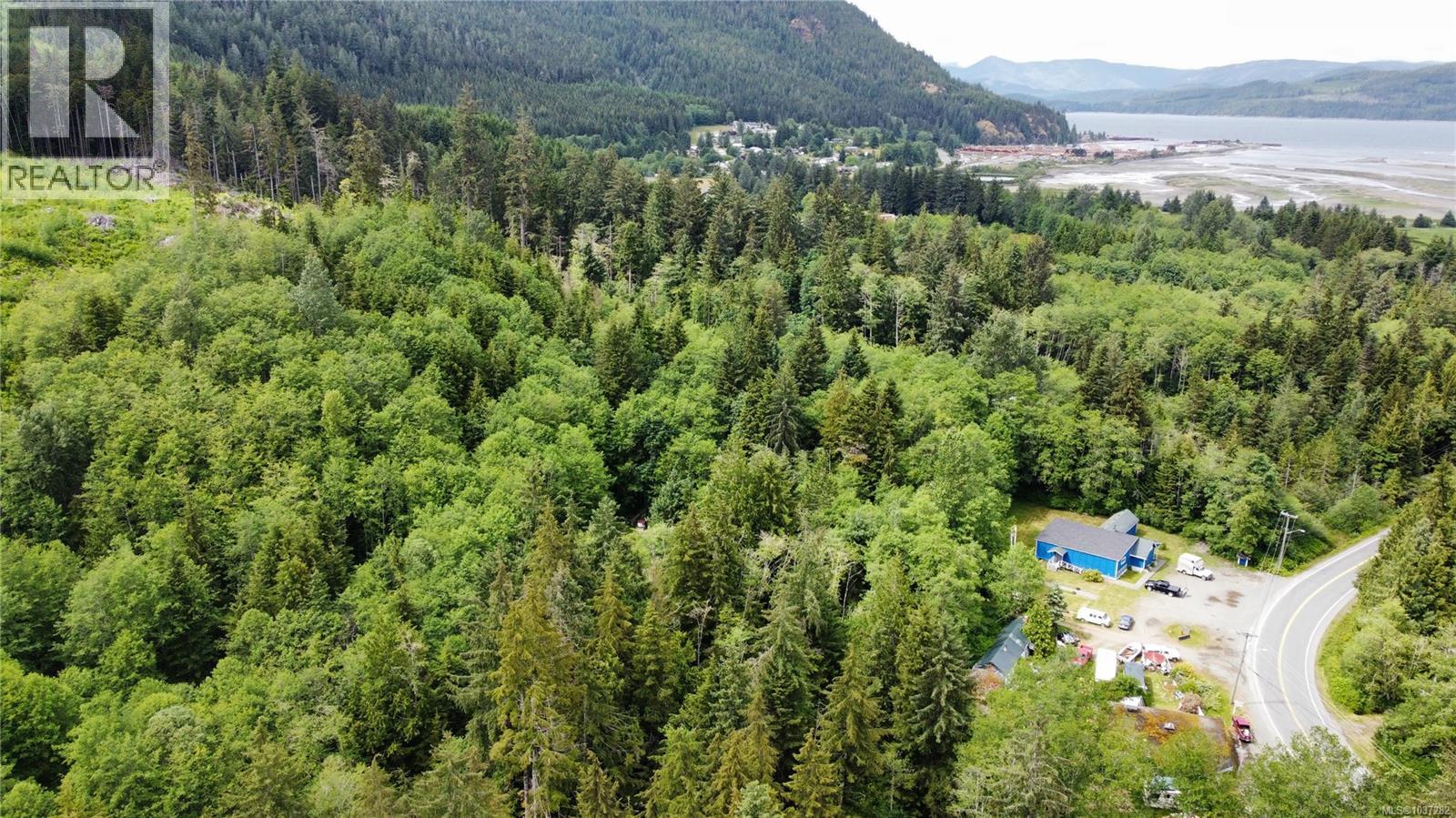 709 SAYWARD Rd, Sayward — photo 3