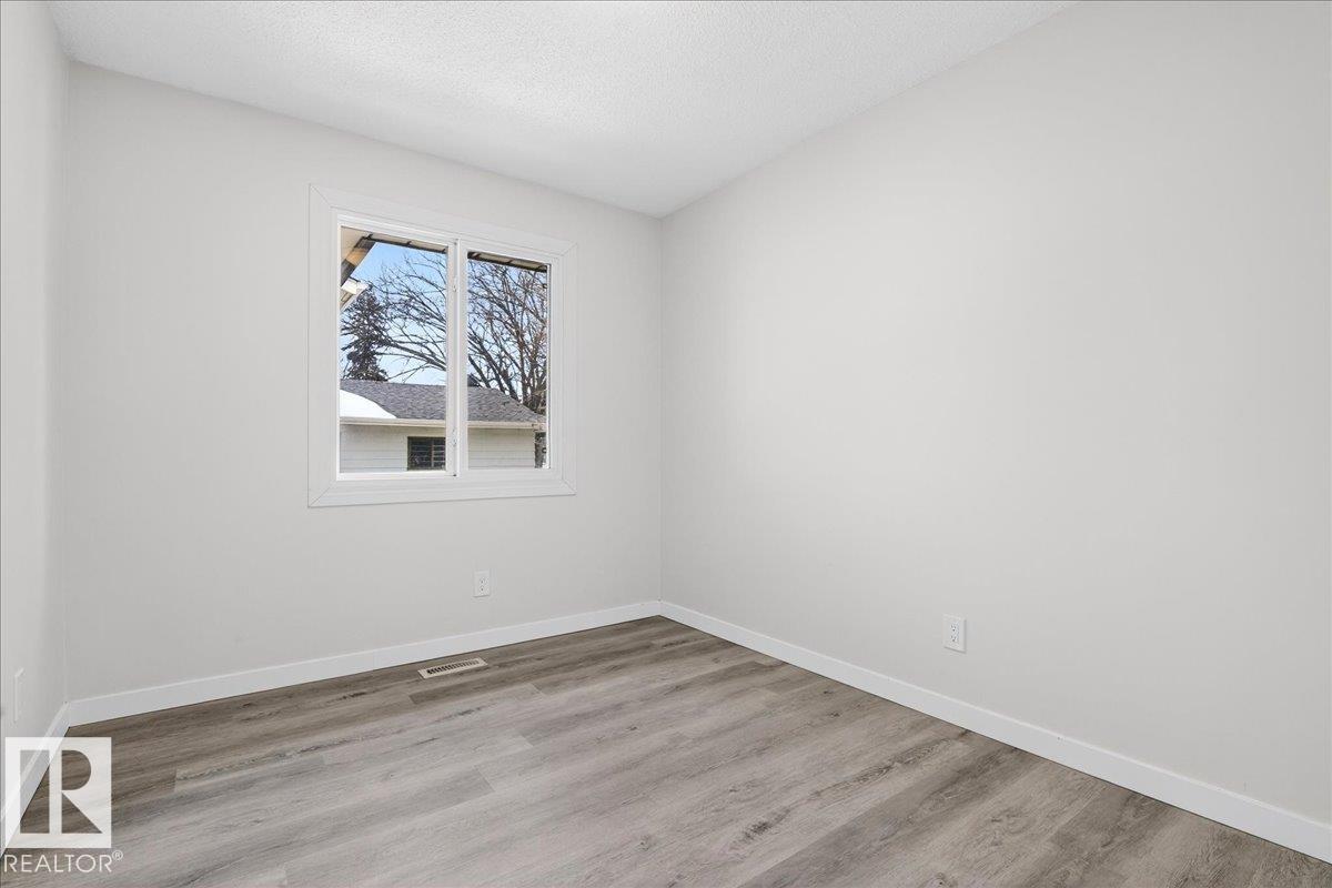 9915 173 AV NW - 12