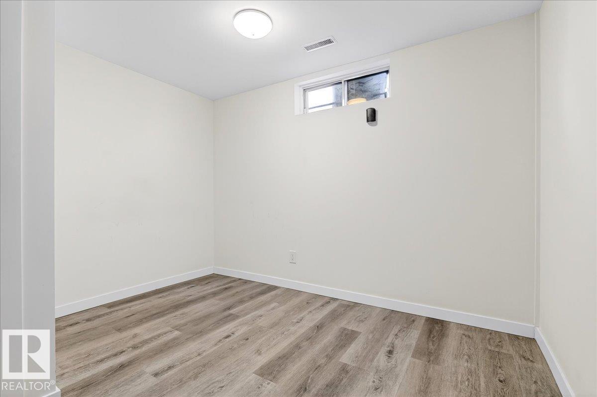 9915 173 AV NW - 32