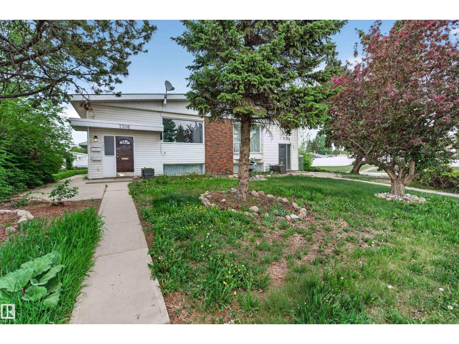7304/7306 78 AV NW - 1