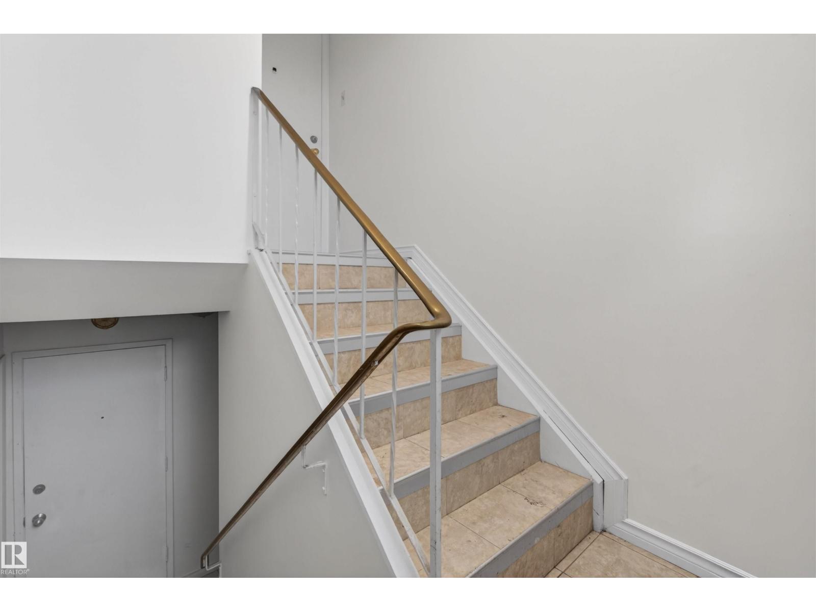 7304/7306 78 AV NW - 23