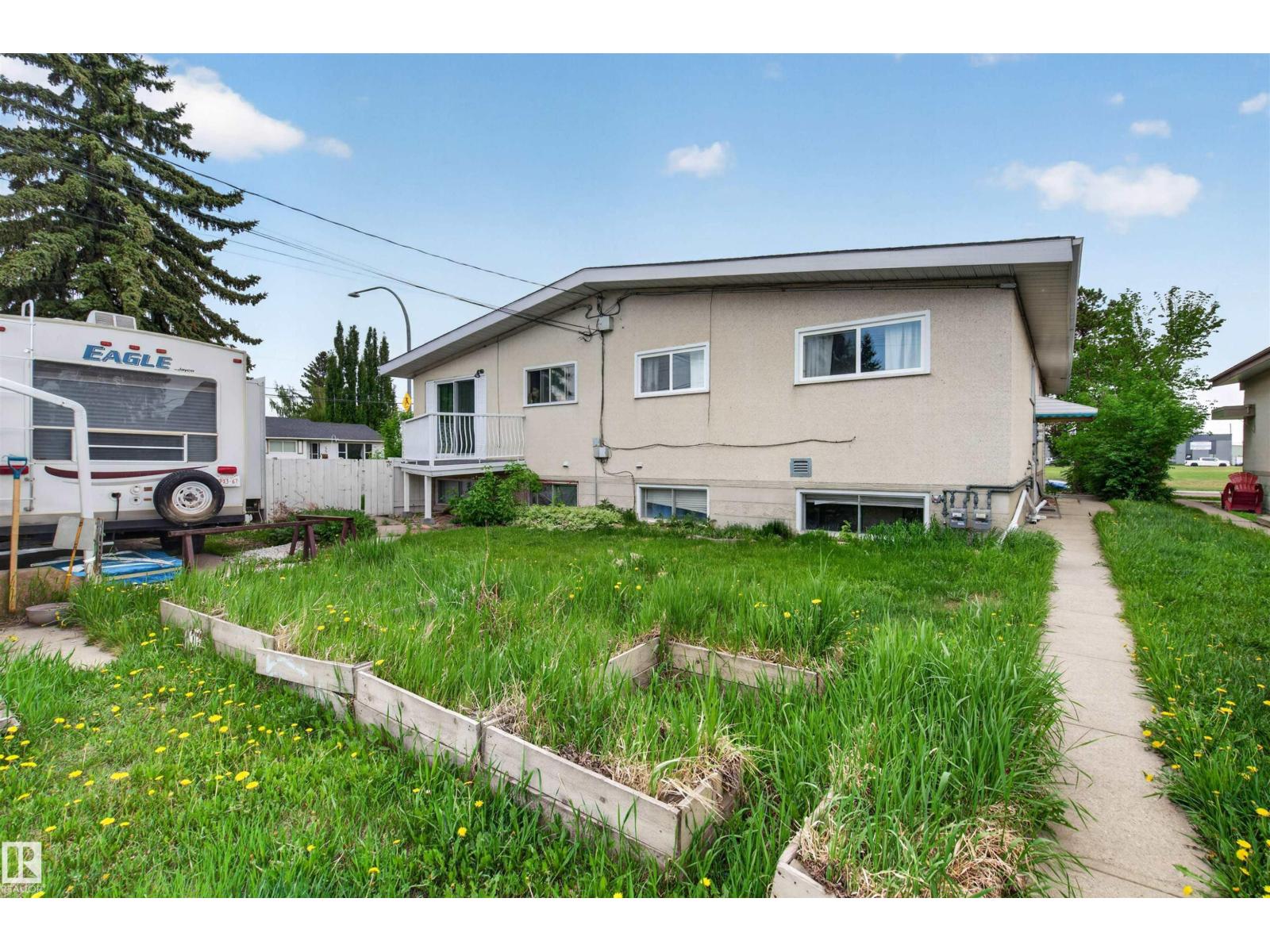 7304/7306 78 AV NW - 47