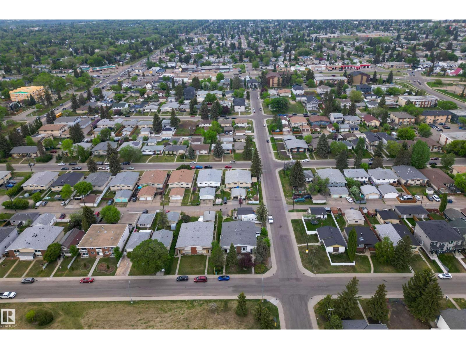 7304/7306 78 AV NW - 50