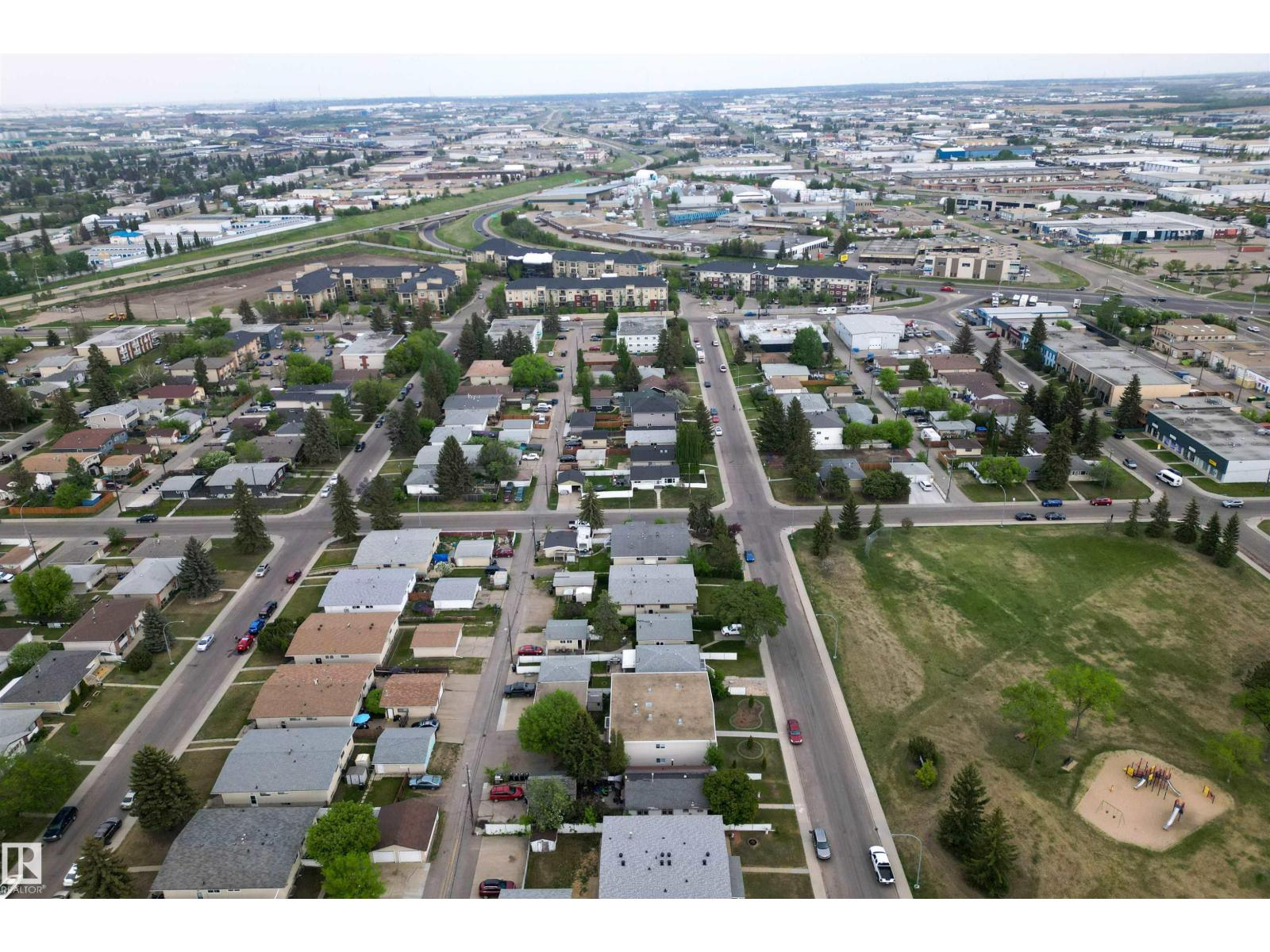 7304/7306 78 AV NW - 54