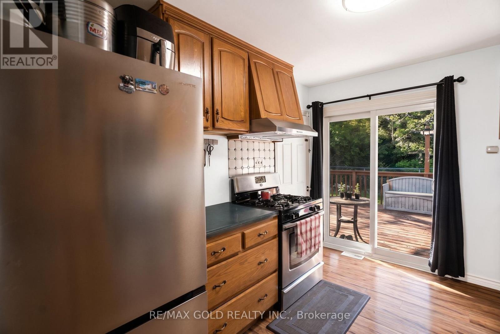 246 EDGEHILL DRIVE - 10