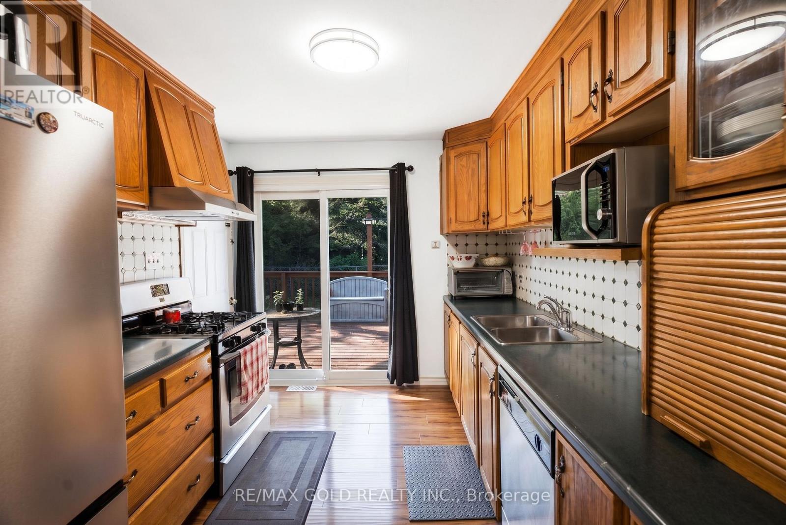 246 EDGEHILL DRIVE - 11