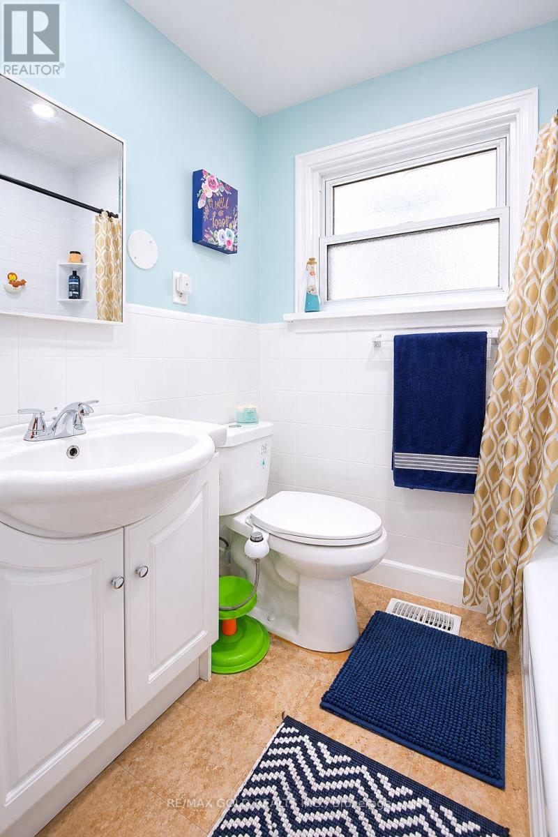 246 EDGEHILL DRIVE - 19