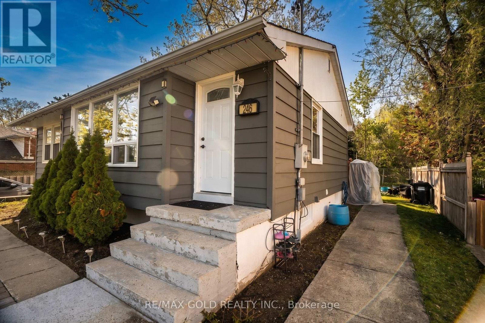 246 EDGEHILL DRIVE - 2
