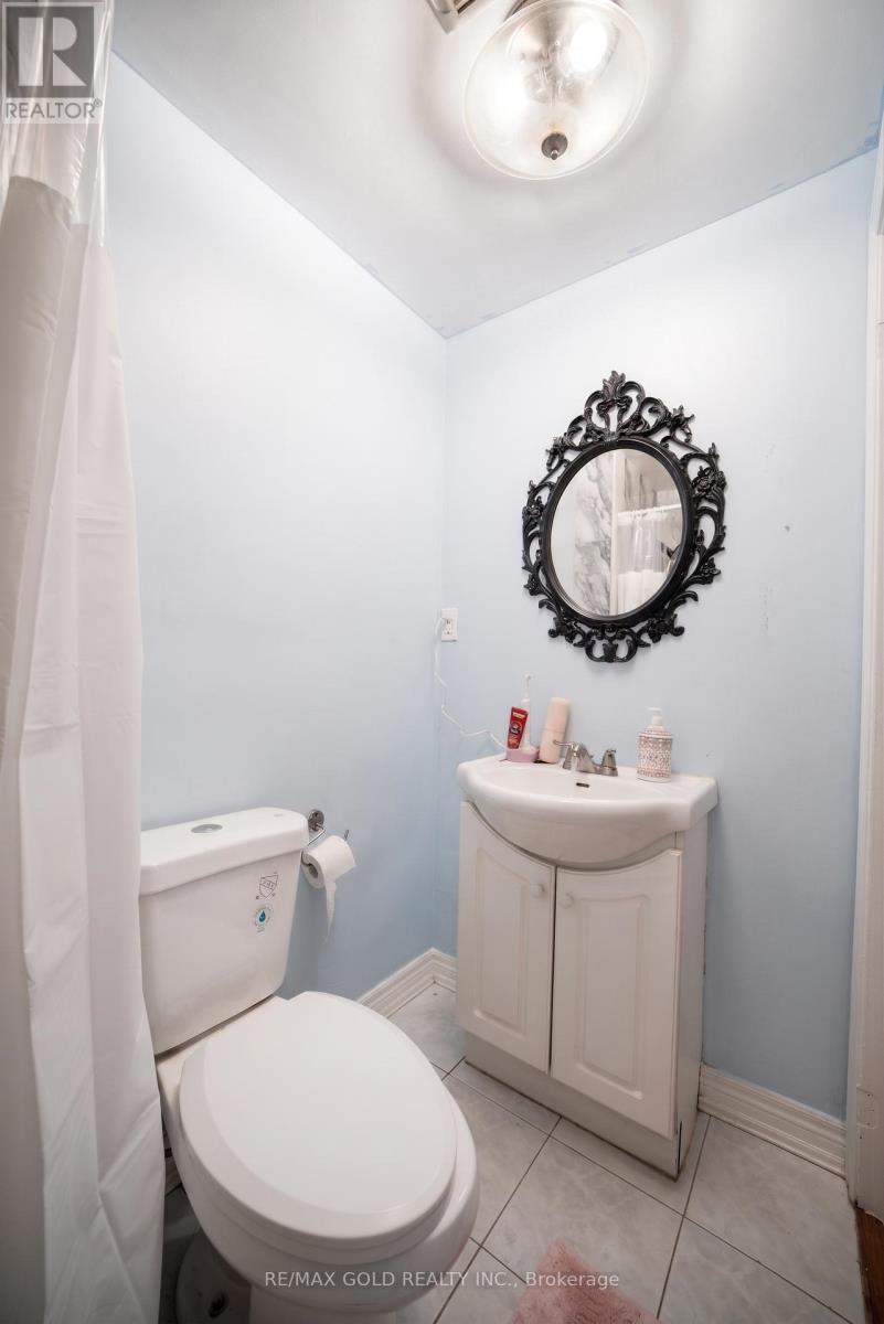 246 EDGEHILL DRIVE - 23