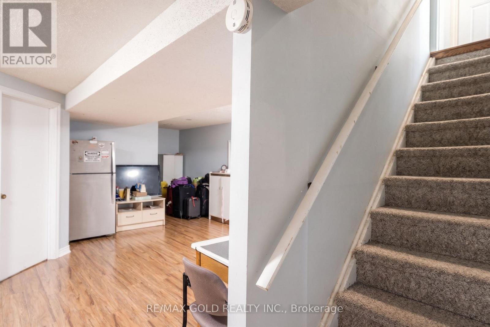 246 EDGEHILL DRIVE - 27