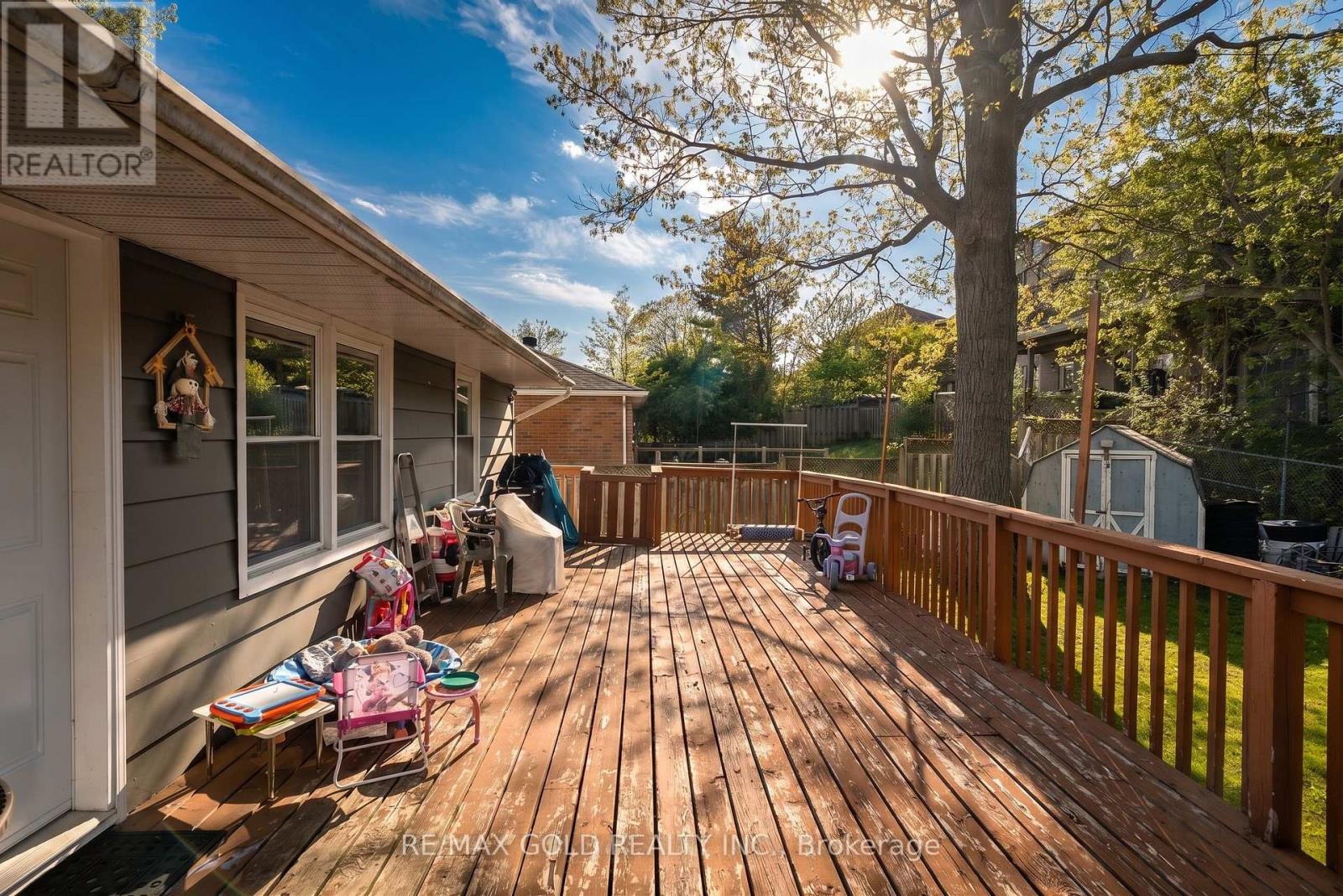 246 EDGEHILL DRIVE - 29