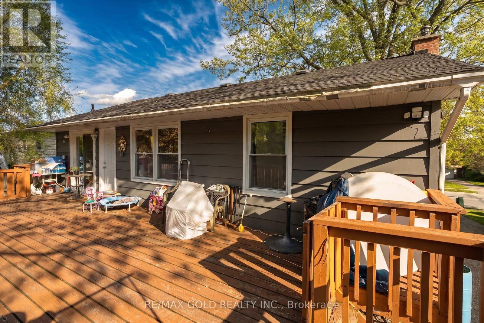 246 EDGEHILL DRIVE - 28
