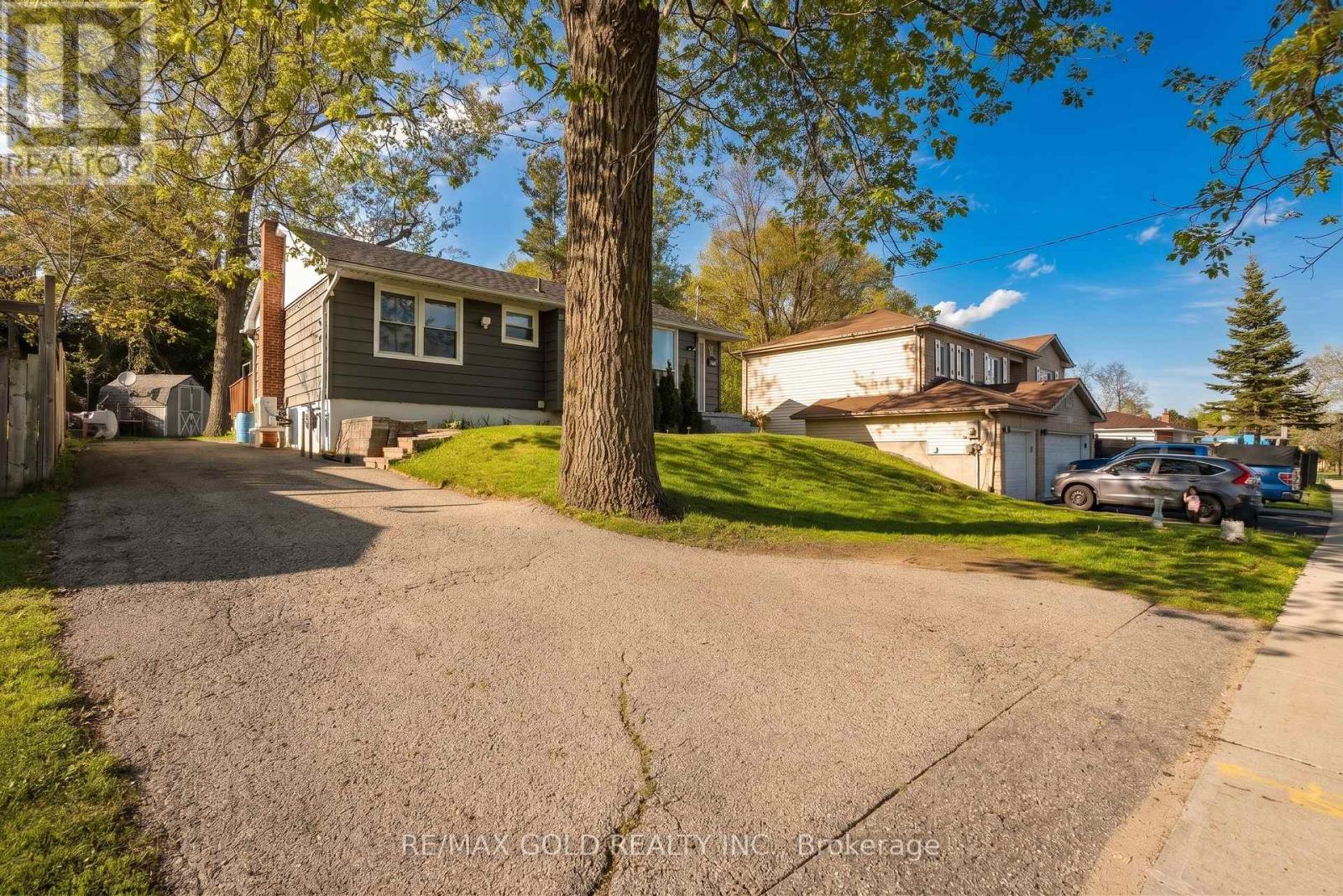 246 EDGEHILL DRIVE - 32