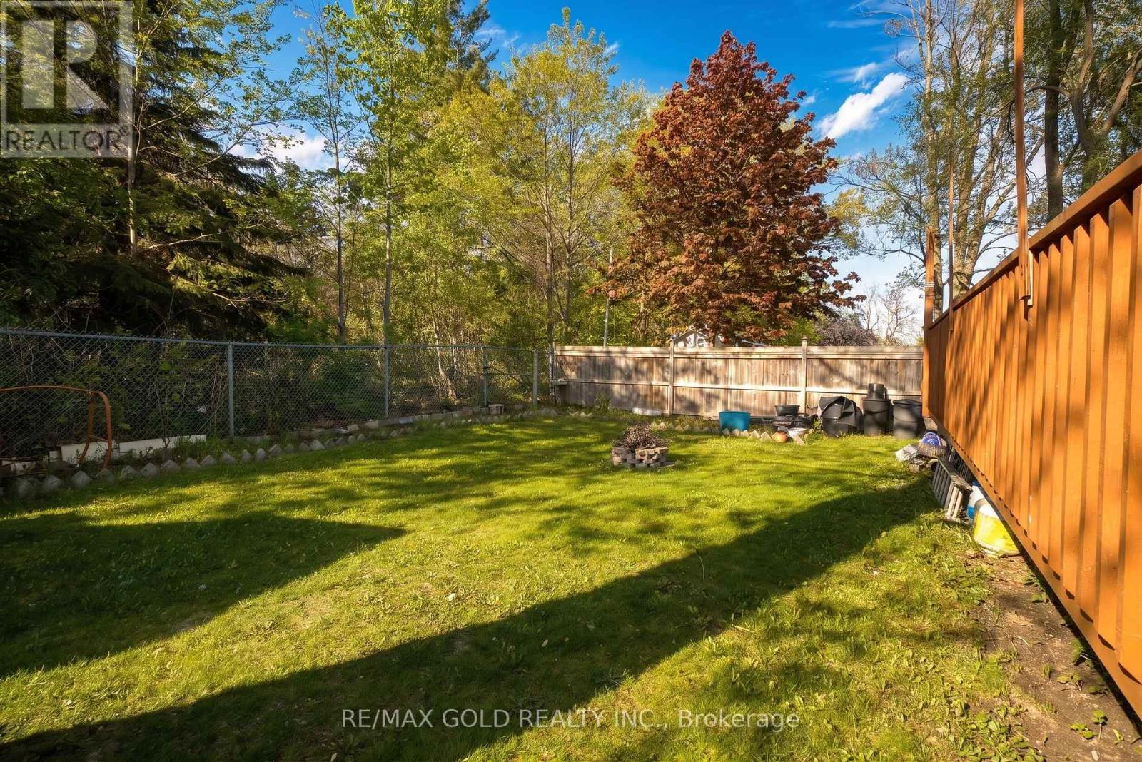 246 EDGEHILL DRIVE - 3