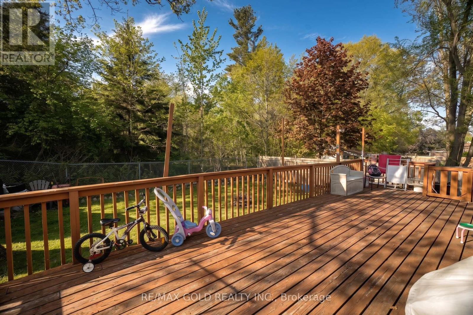 246 EDGEHILL DRIVE - 4
