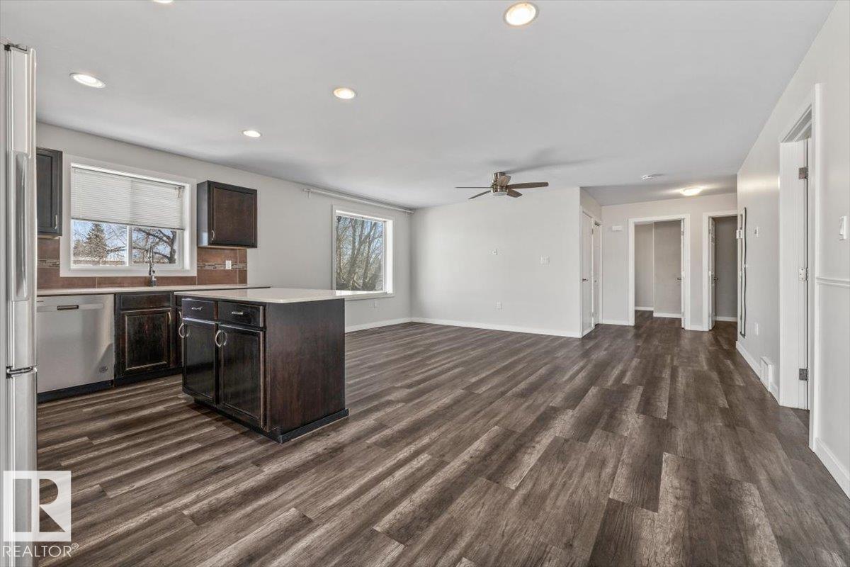 15805 104 AV NW - 5