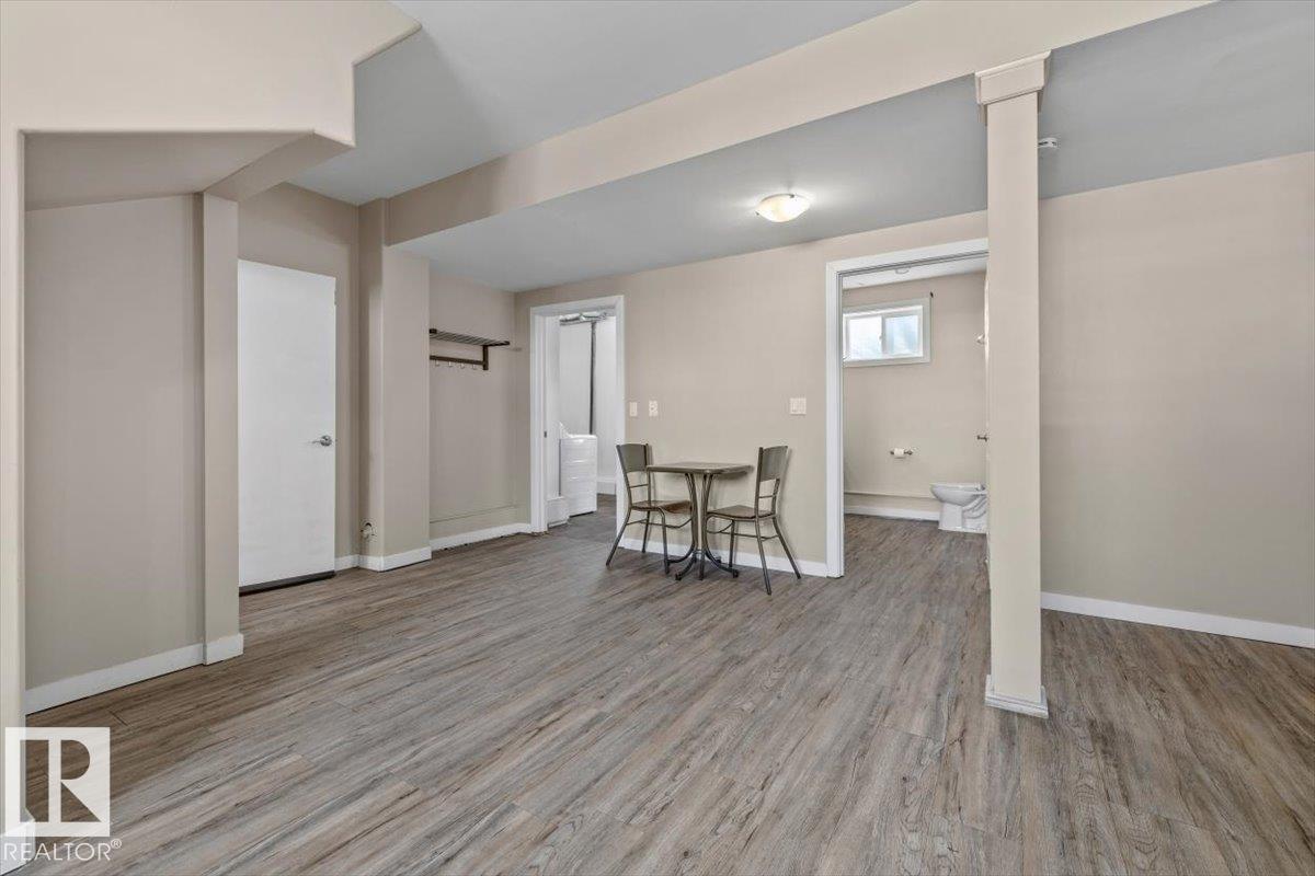 15805 104 AV NW - 23