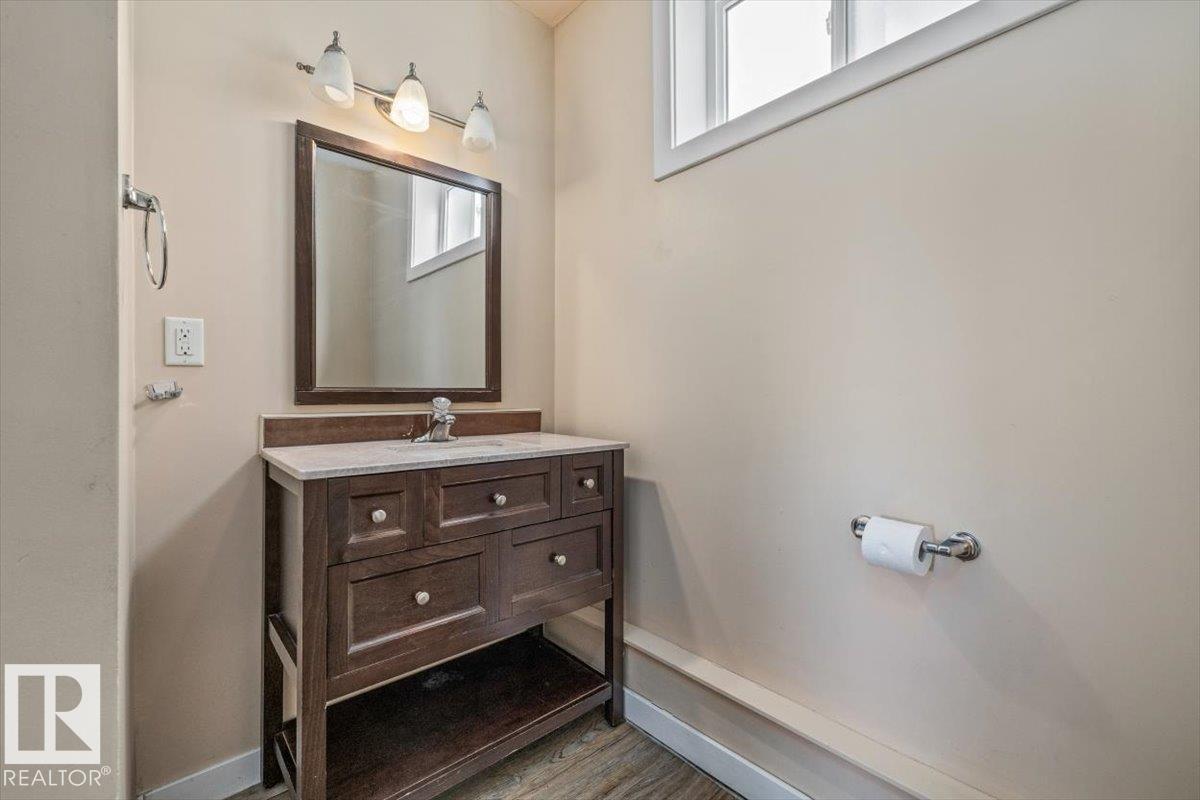 15805 104 AV NW - 29