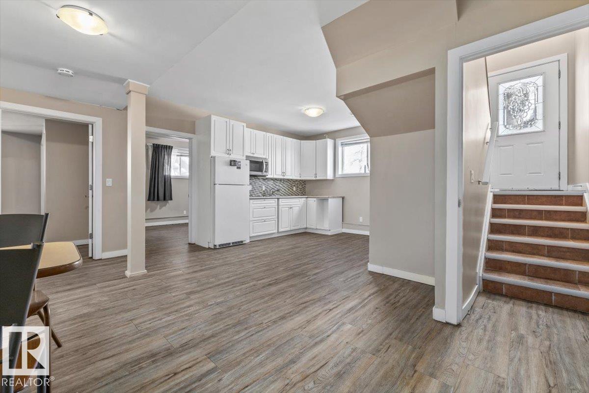 15805 104 AV NW - 19