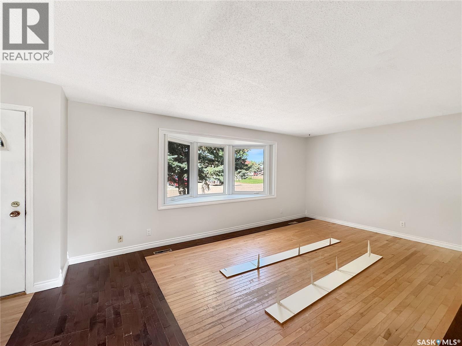 2472 Ross CRESCENT - photo 4