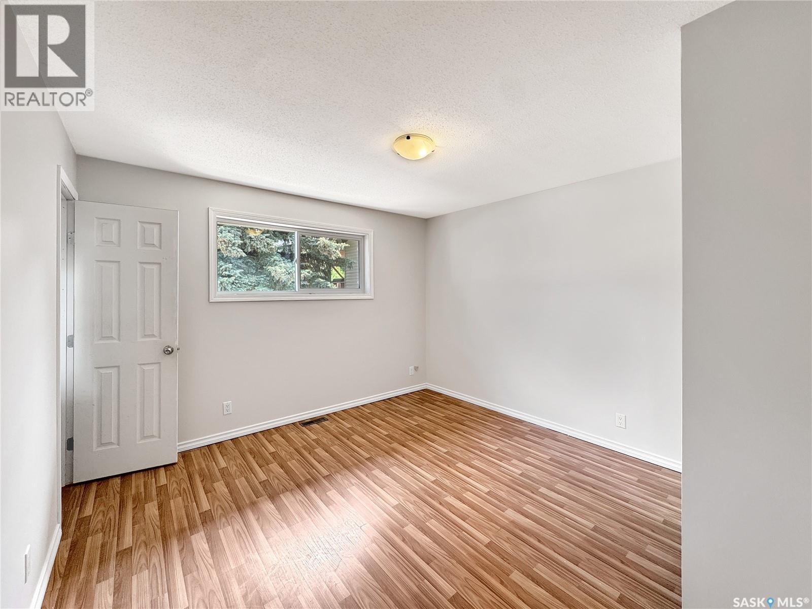 2472 Ross CRESCENT — photo 10