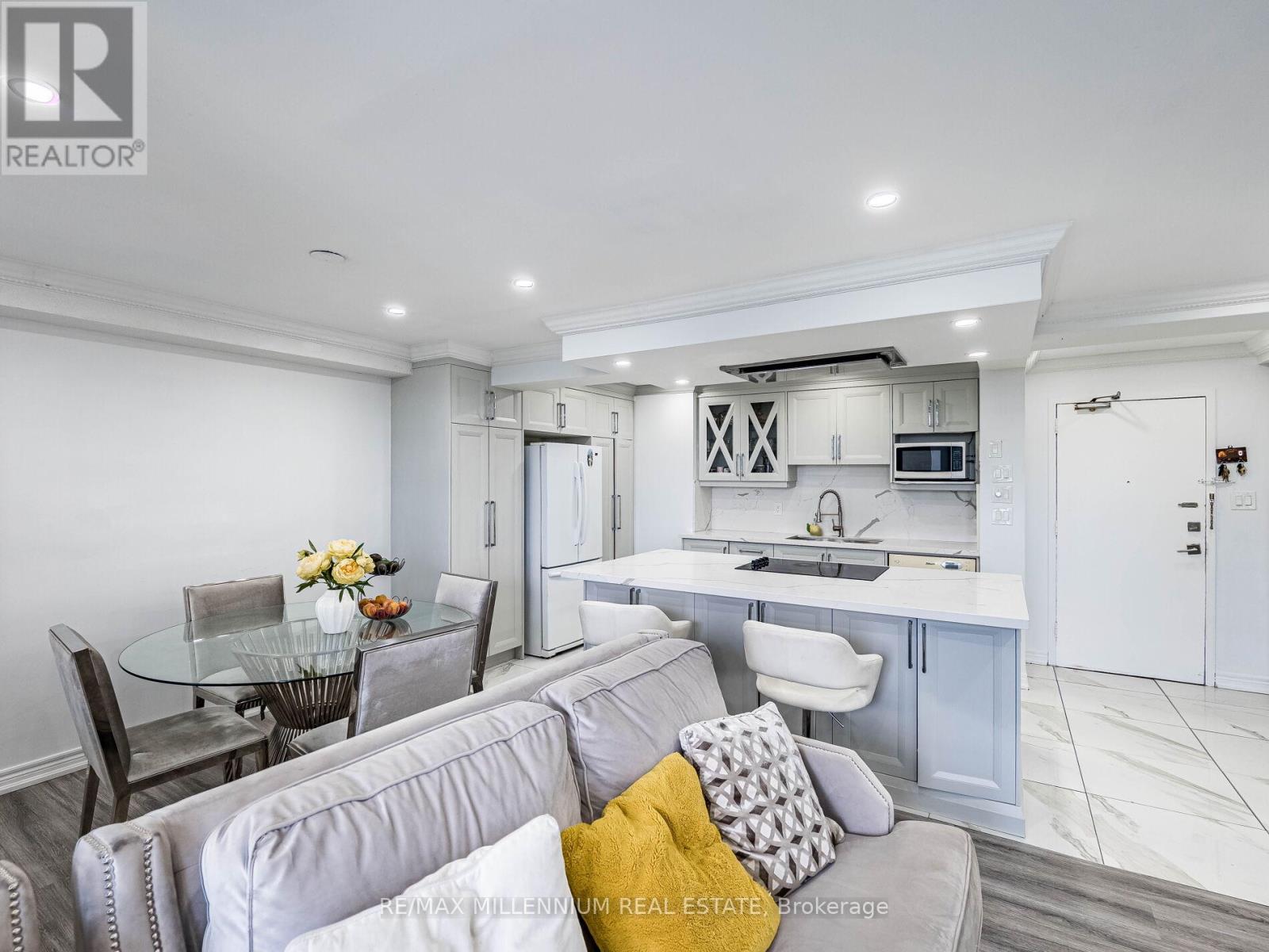 ##603 2825 ISLINGTON AVENUE - 11