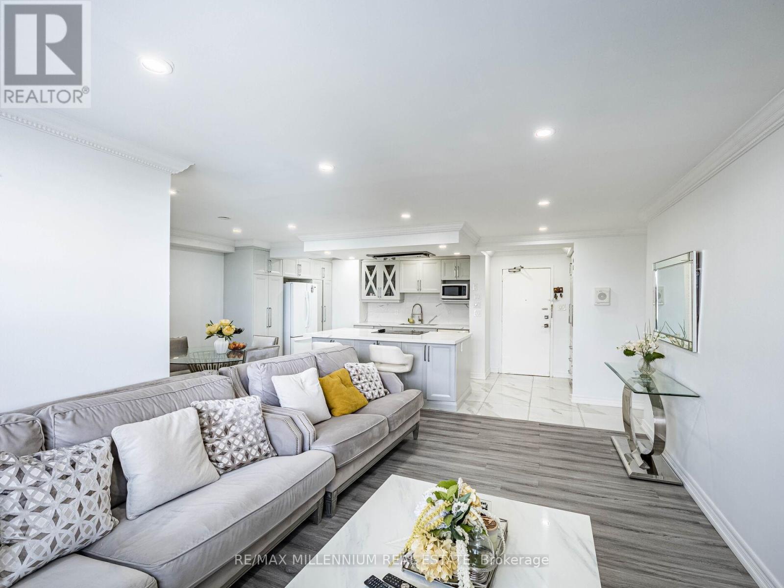 ##603 2825 ISLINGTON AVENUE - 12