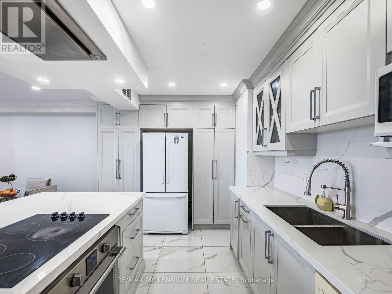 ##603 2825 ISLINGTON AVENUE - 16