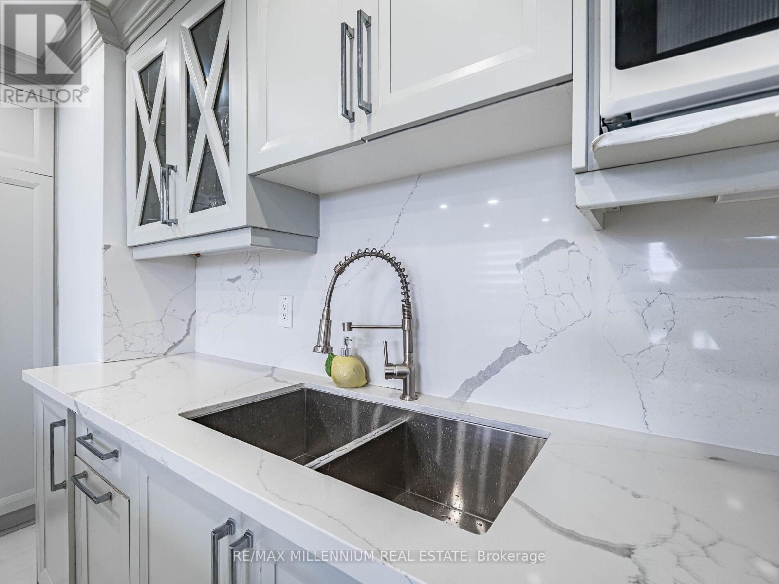 ##603 2825 ISLINGTON AVENUE - 19
