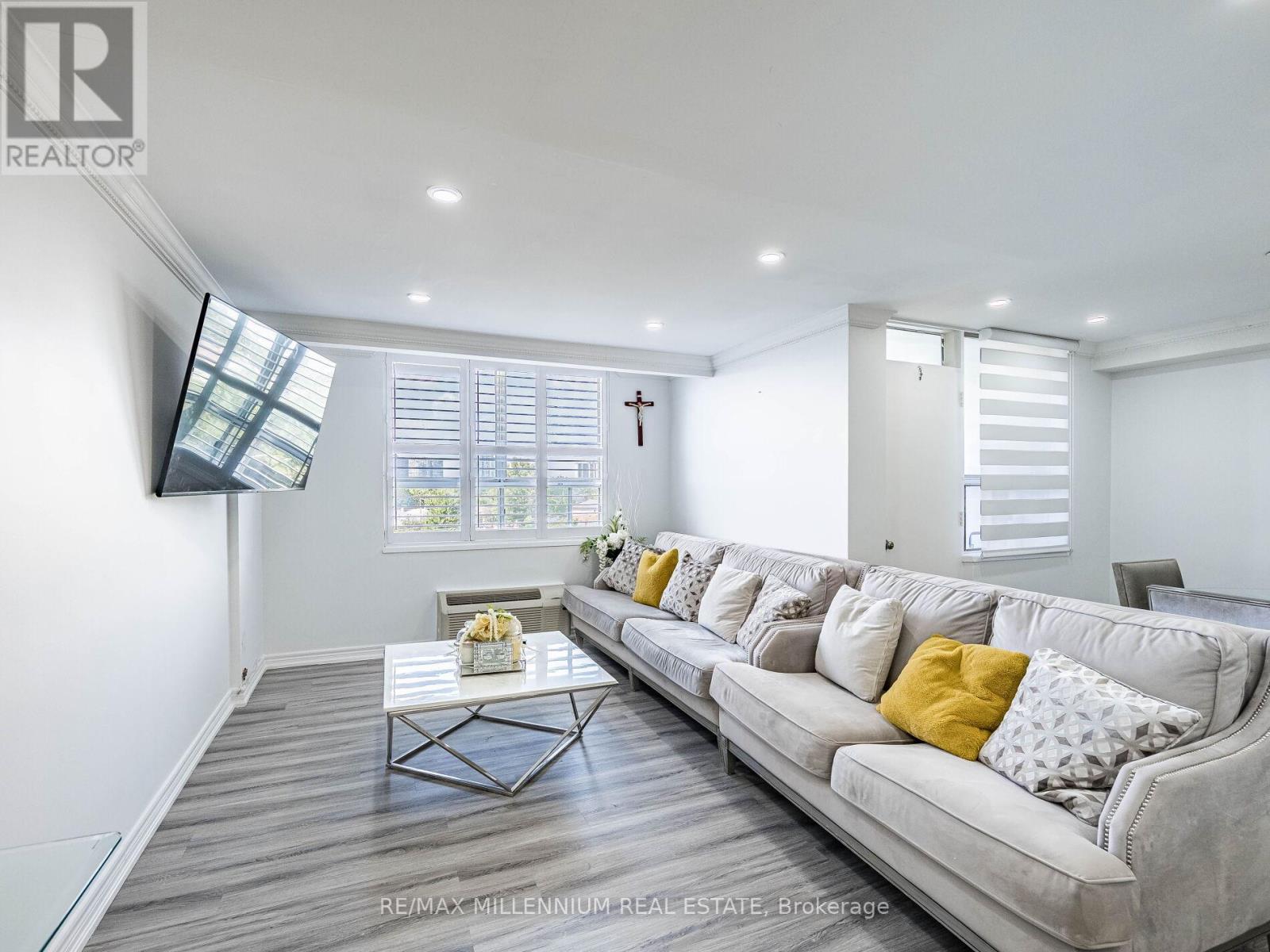 ##603 2825 ISLINGTON AVENUE - 21