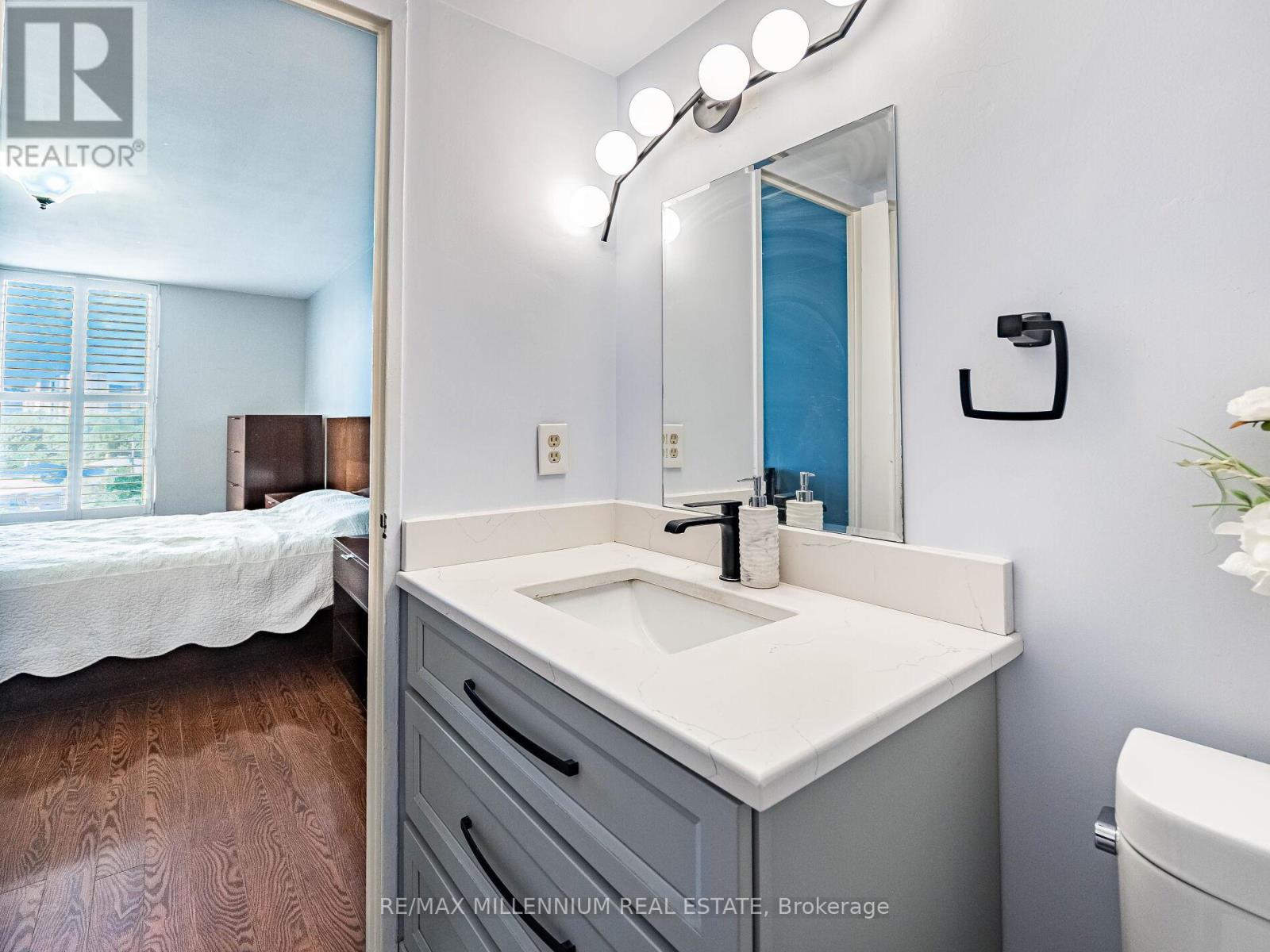 ##603 2825 ISLINGTON AVENUE - 33