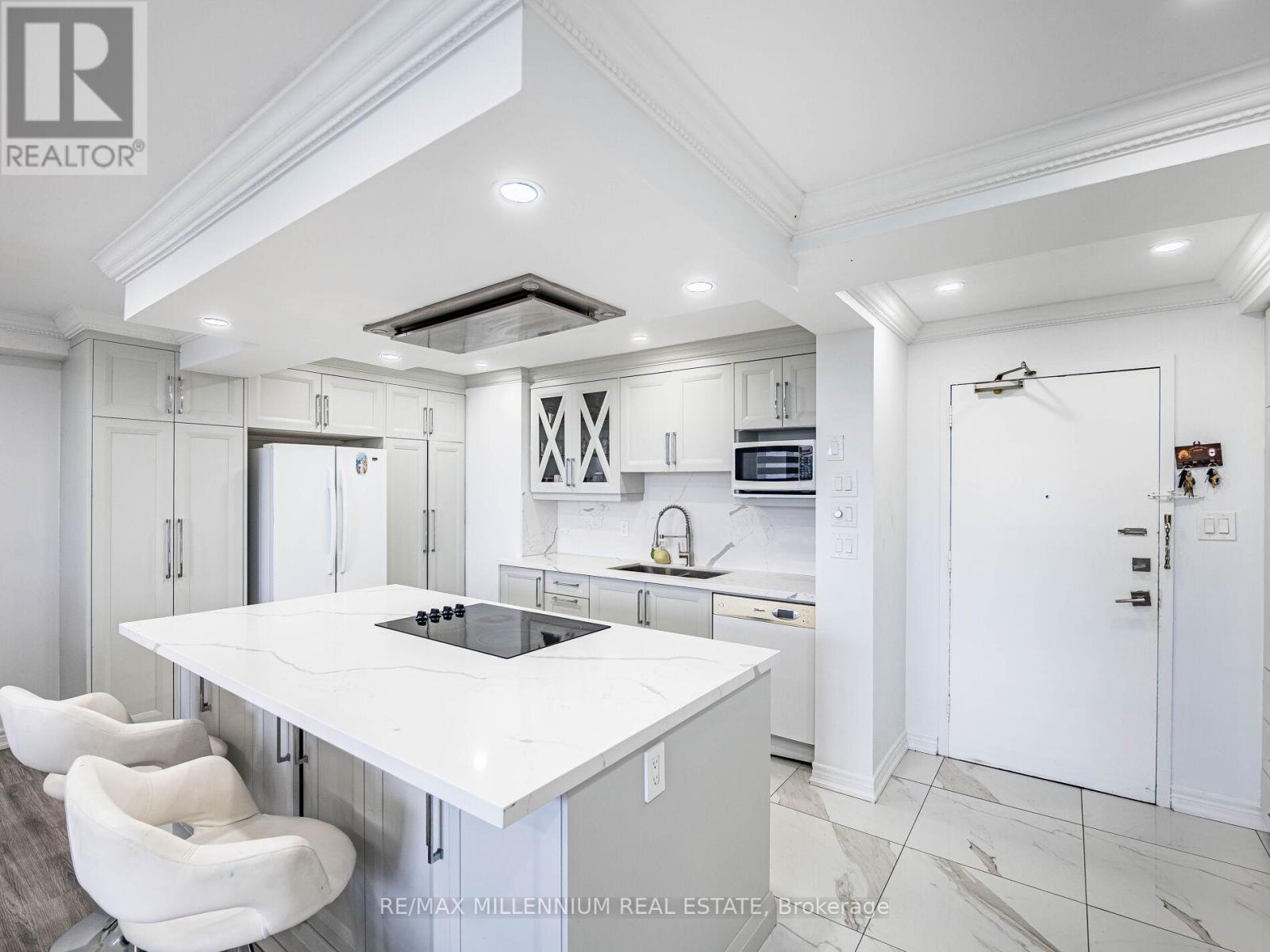 ##603 2825 ISLINGTON AVENUE - 5