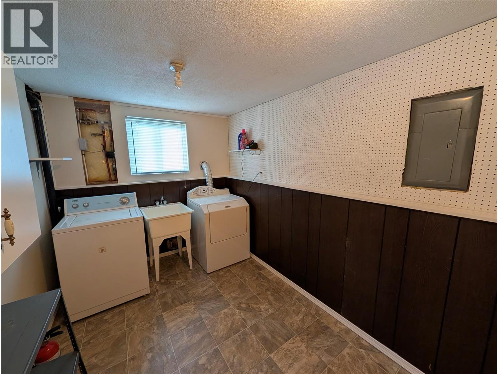 2551 Jackson Avenue, Merritt