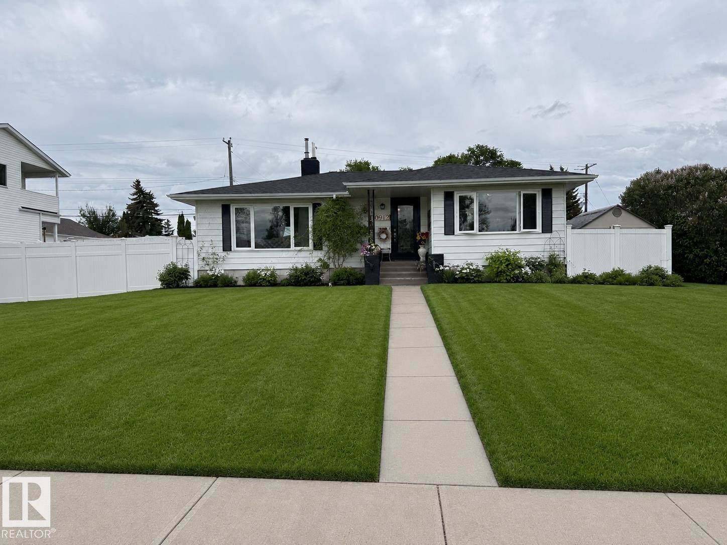 10912 50 ST NW - 1