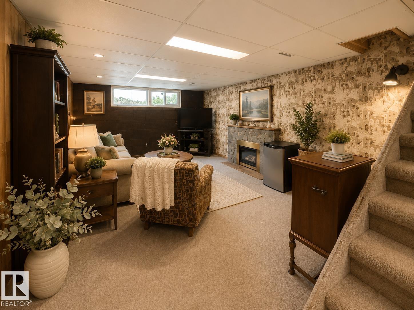 10912 50 ST NW - 14