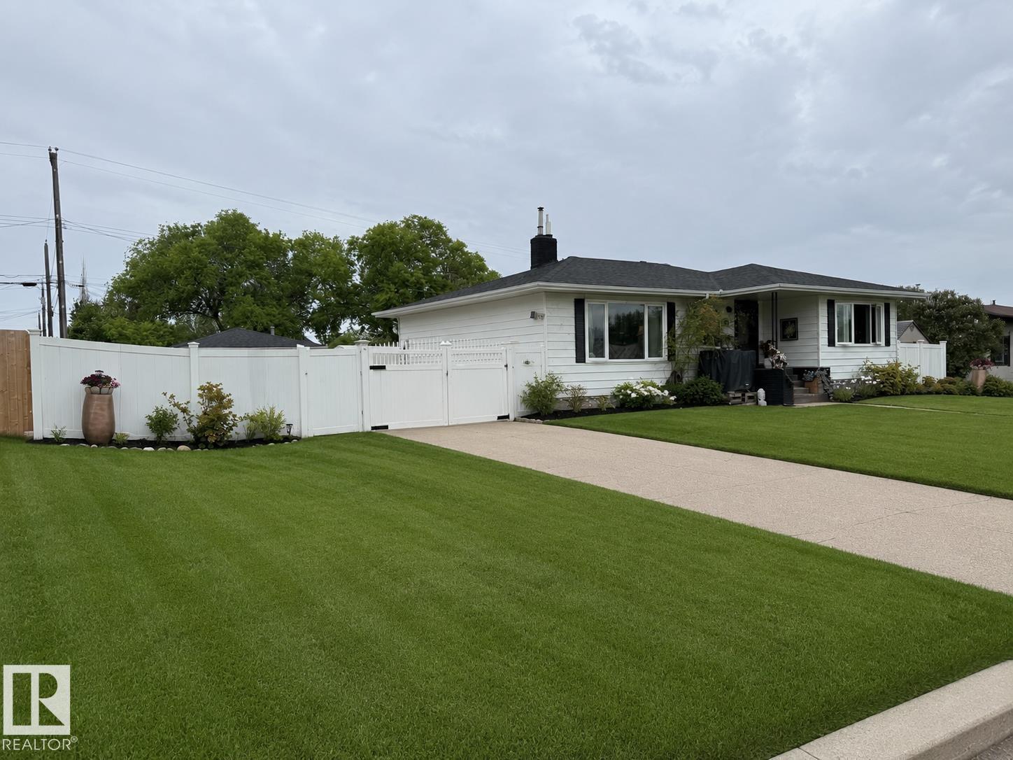 10912 50 ST NW - 2