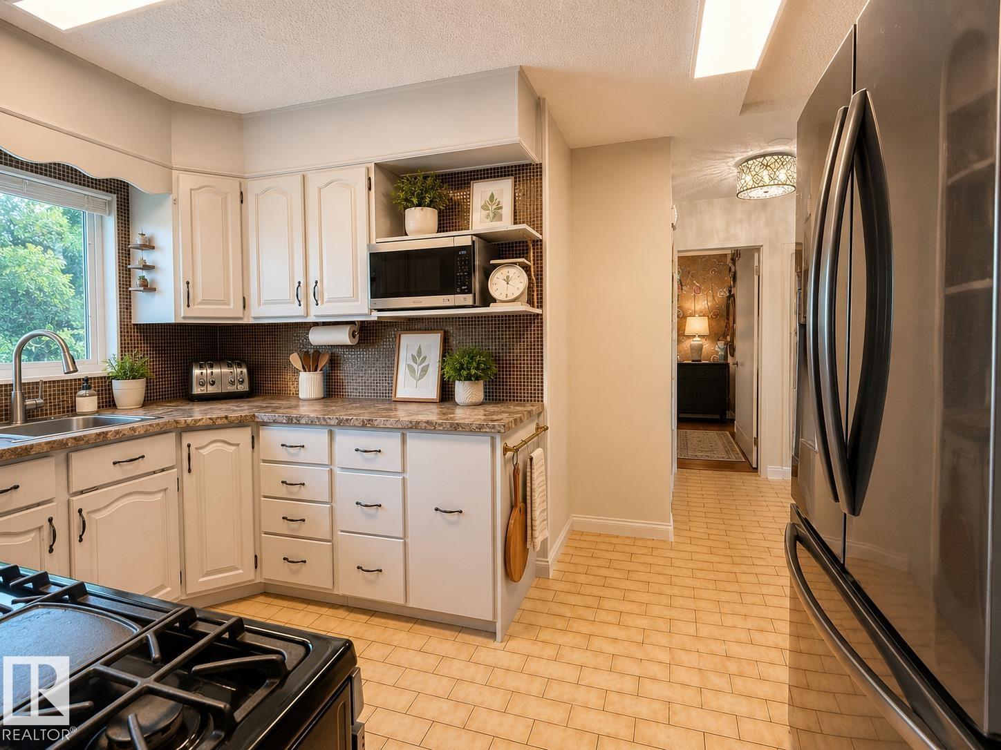 10912 50 ST NW - 9