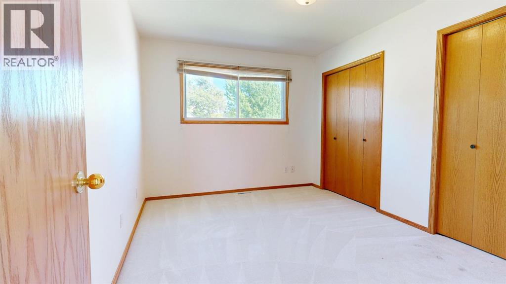 53 Collins Crescent SE — photo 12