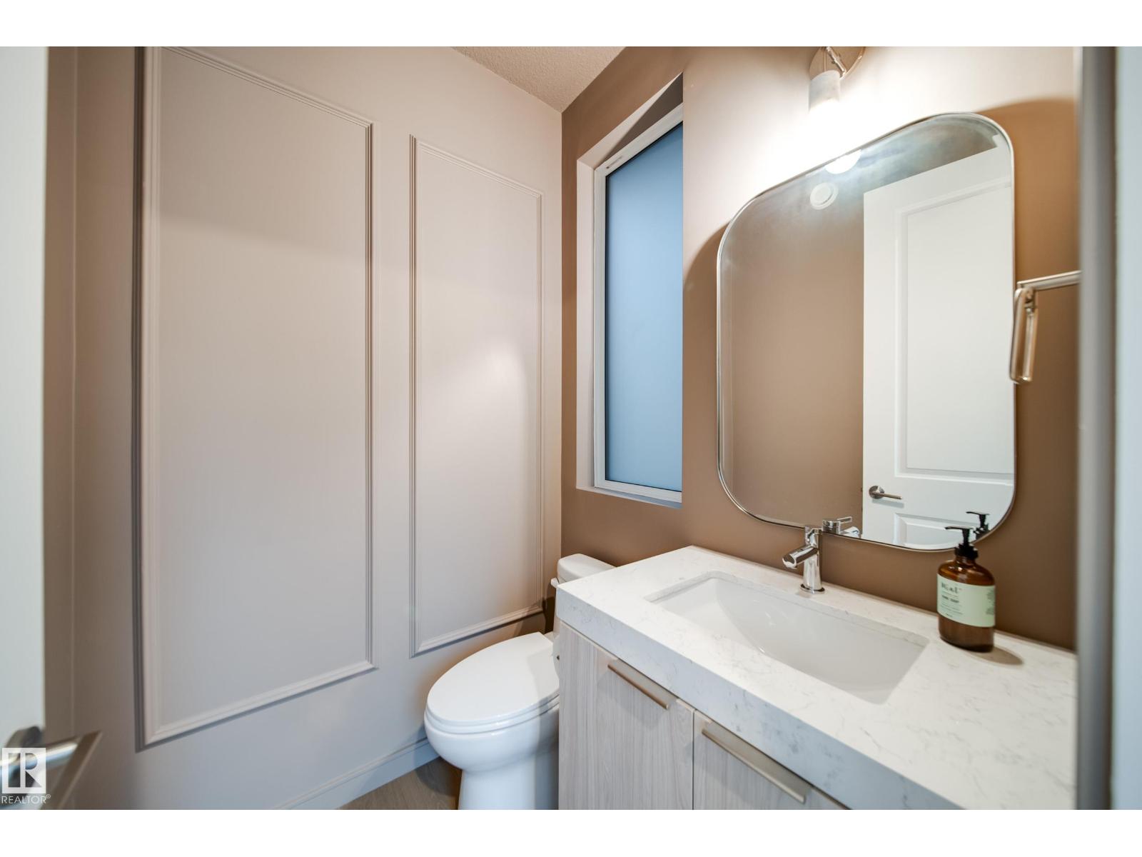 8719 83 AV NW — photo 13