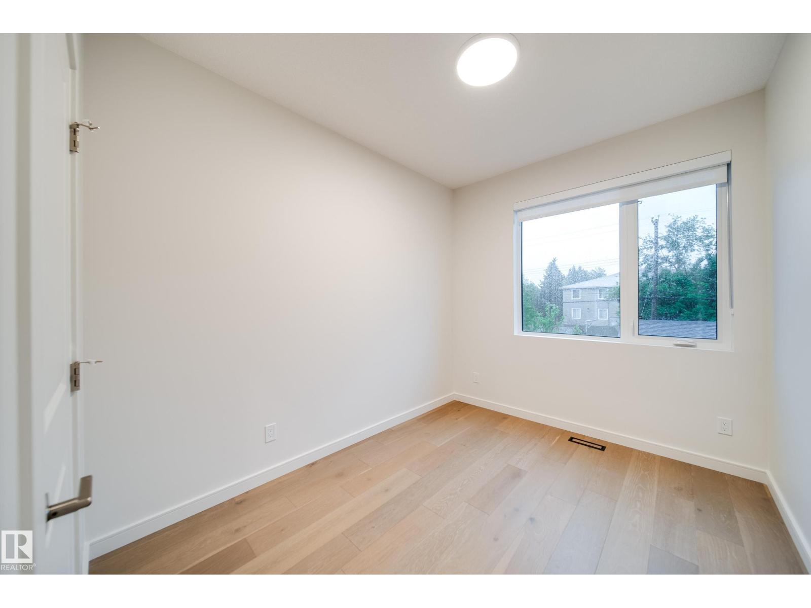 8719 83 AV NW — photo 19