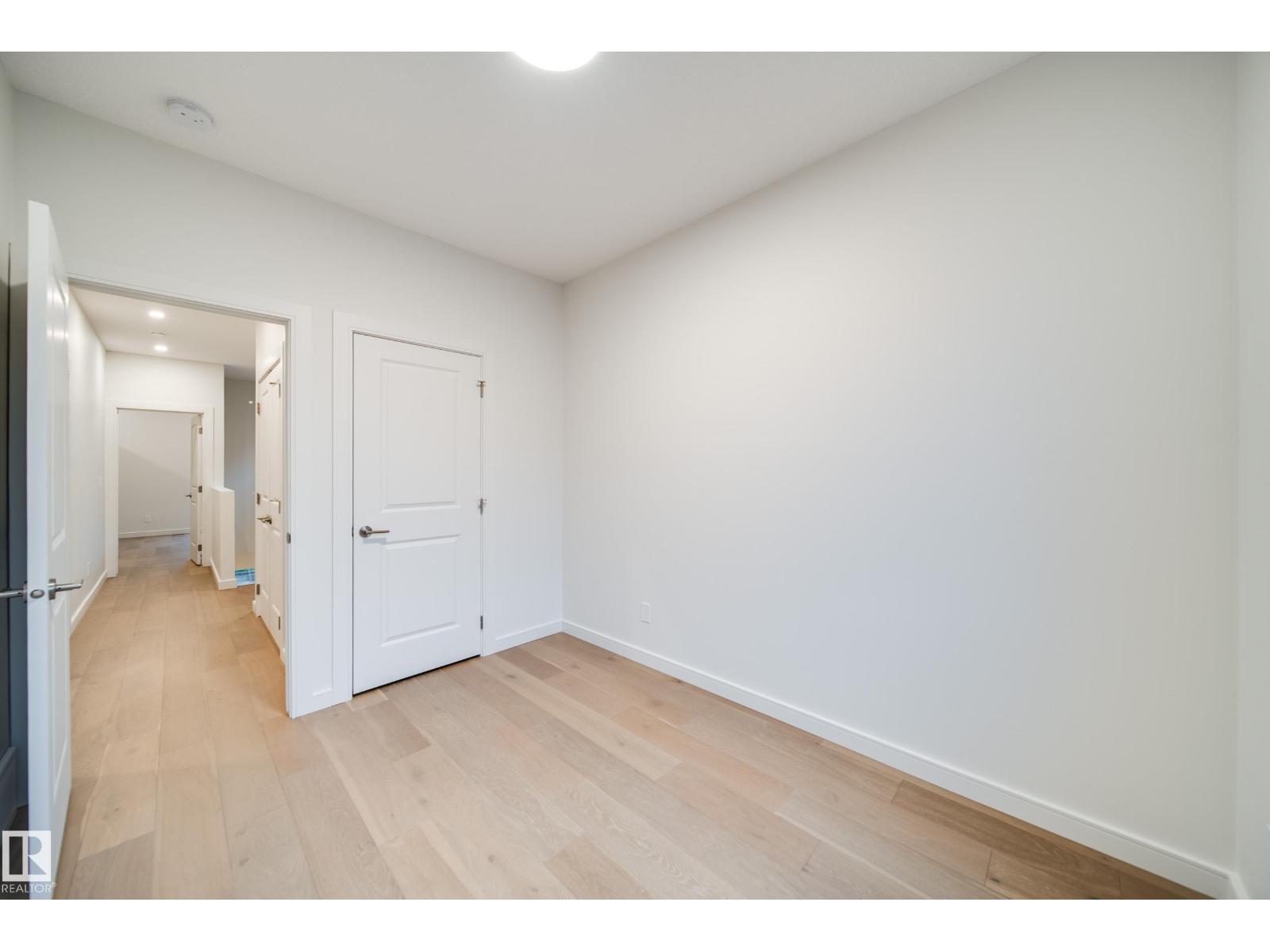 8719 83 AV NW — photo 21